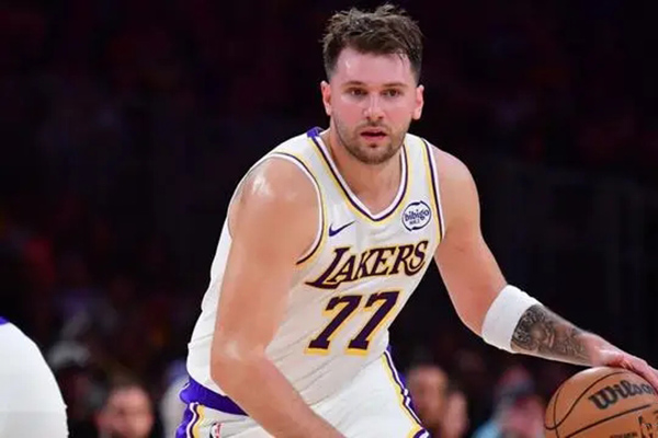 湖人主帅雷迪克透露东契奇回归时间表 周日战<a href=/lanqiubs/76ers/ target=_blank class=infotextkey>76人</a>成潜在复出战