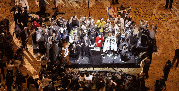 NBA编年史(2002-03):姚明来了! <a href=/lanqiubs/spurs/ target=_blank class=infotextkey>马刺</a>复仇<a href=/lanqiubs/lakers/ target=_blank class=infotextkey>湖人</a>