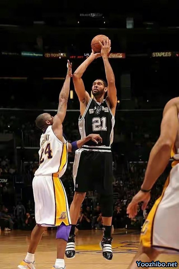 蒂姆-邓肯:NBA75大巨星榜单上的<a href=/lanqiubs/spurs/ target=_blank class=infotextkey>马刺</a>传奇