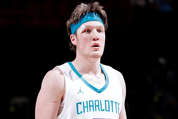 弗拉格率独行侠展未来，状元实力引热议