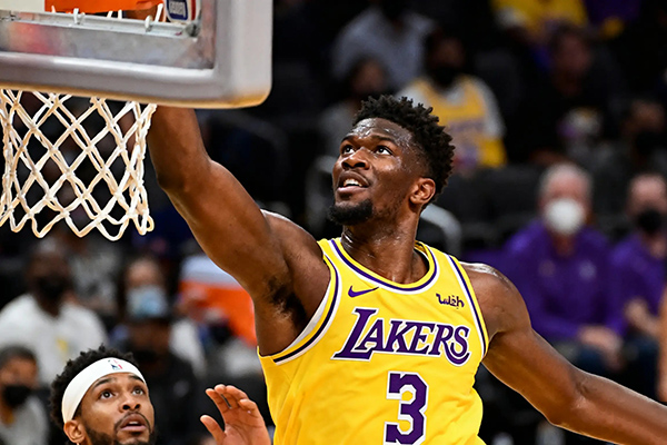 <a href=/lanqiubs/lakers/ target=_blank class=infotextkey>湖人</a>季前赛首胜：艾顿26分钟砍14+8，直言要做防守锚点