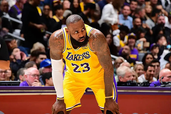 NBA休赛期动态：<a href=/lanqiubs/lakers/ target=_blank class=infotextkey>湖人</a>伤病、勇士签约与<a href=/lanqiubs/76ers/ target=_blank class=infotextkey>76人</a>合同进展